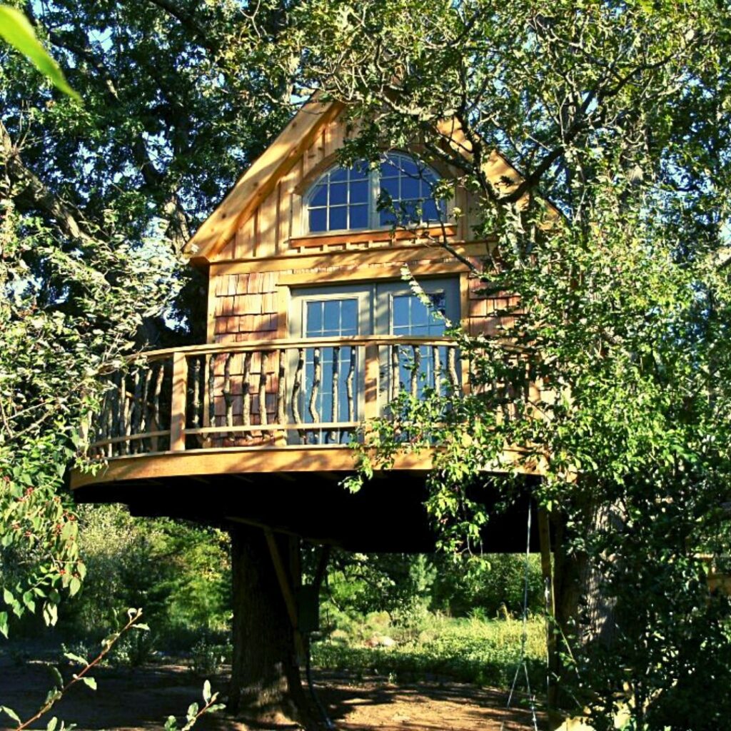 Custom Work - Hanging Custom Tree House suspended with Aircraft Cable Adjusting for Tree Growth