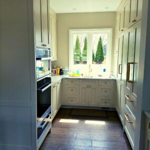 Residential Projects - Painted Shaker Style Kitchen Nitch